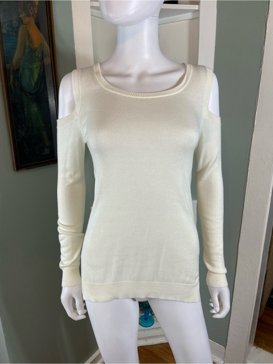 Feel The Piece Sweaters - Feel The Piece Cream Off-the-Shoulder Cold-Shoulder Cut Out Sweater XS/S [CH]